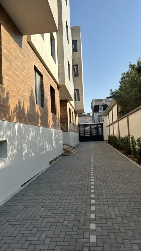 Satılır 3 otaqlı mənzil 130 m²