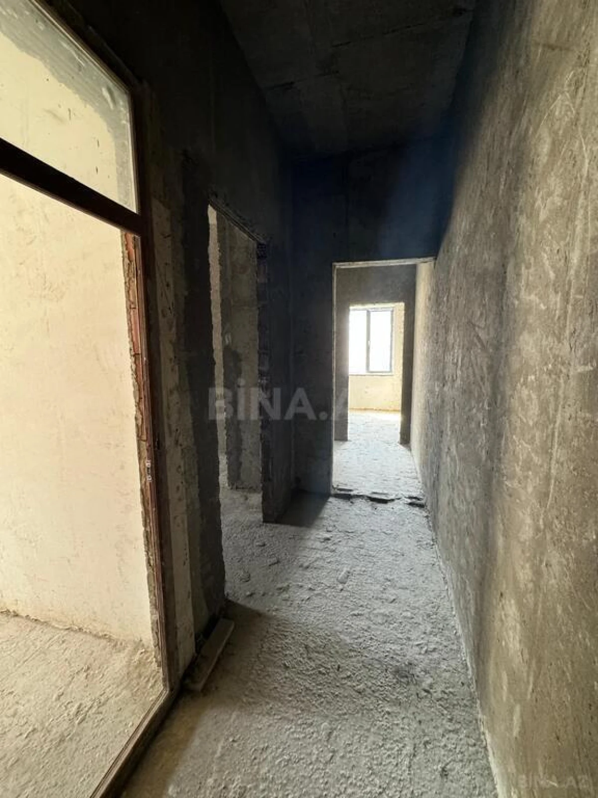 Satılır 3 otaqlı mənzil 130 m²