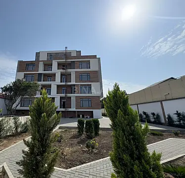 Satılır 3 otaqlı mənzil 131 m²