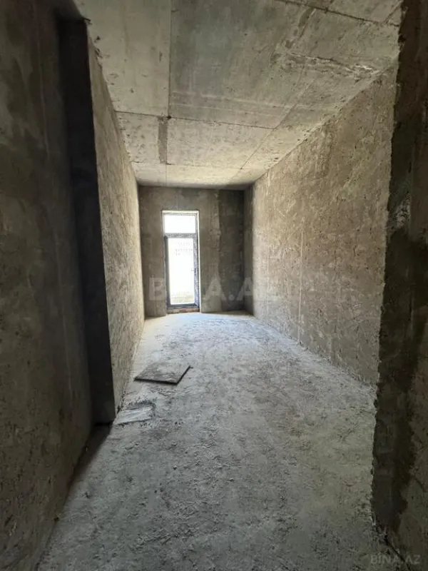 Satılır 3 otaqlı mənzil 131 m²