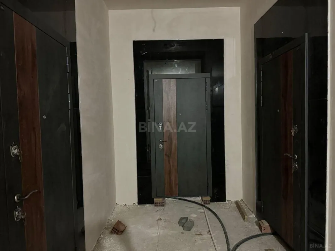 Satılır 3 otaqlı mənzil 131 m²