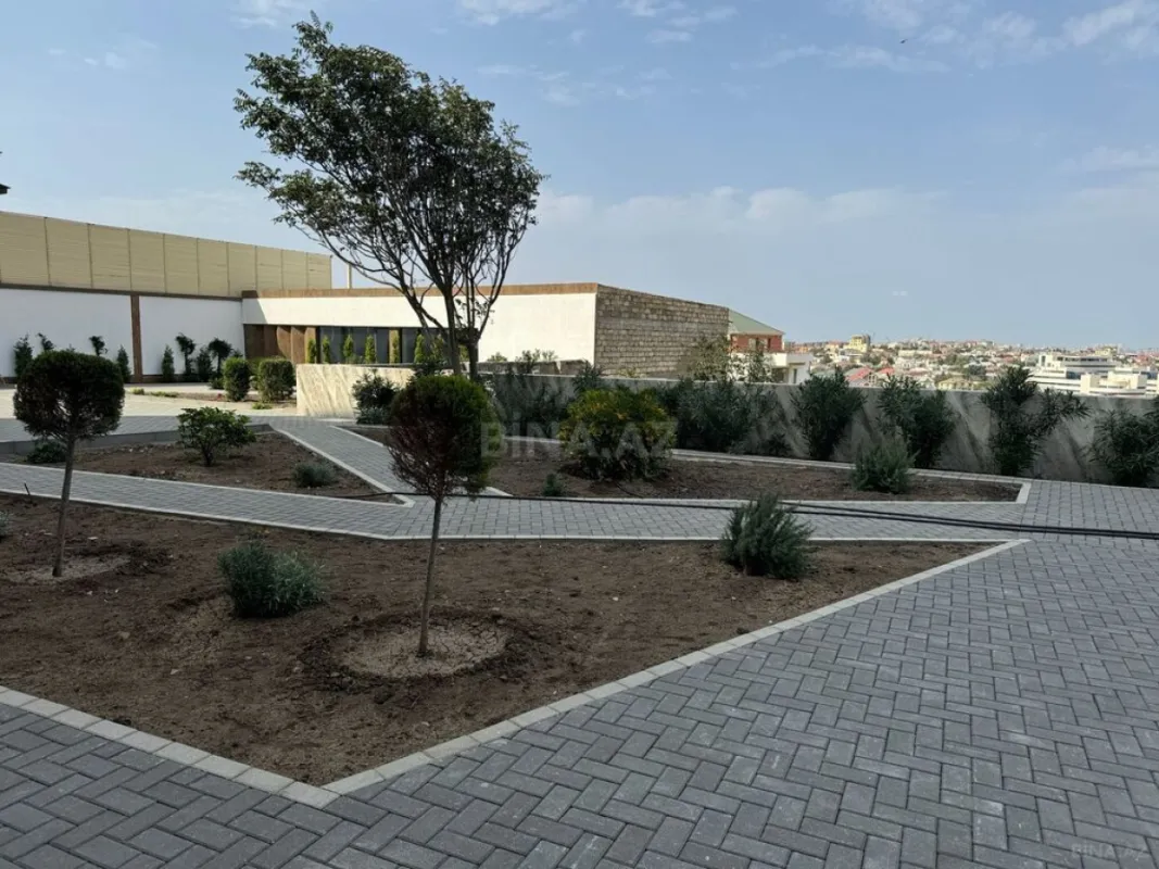 Satılır 3 otaqlı mənzil 131 m²