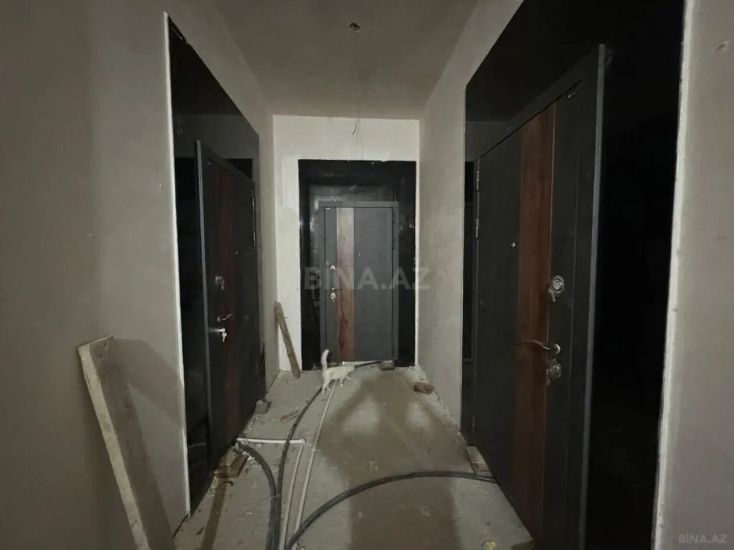 Satılır 3 otaqlı mənzil 131 m²