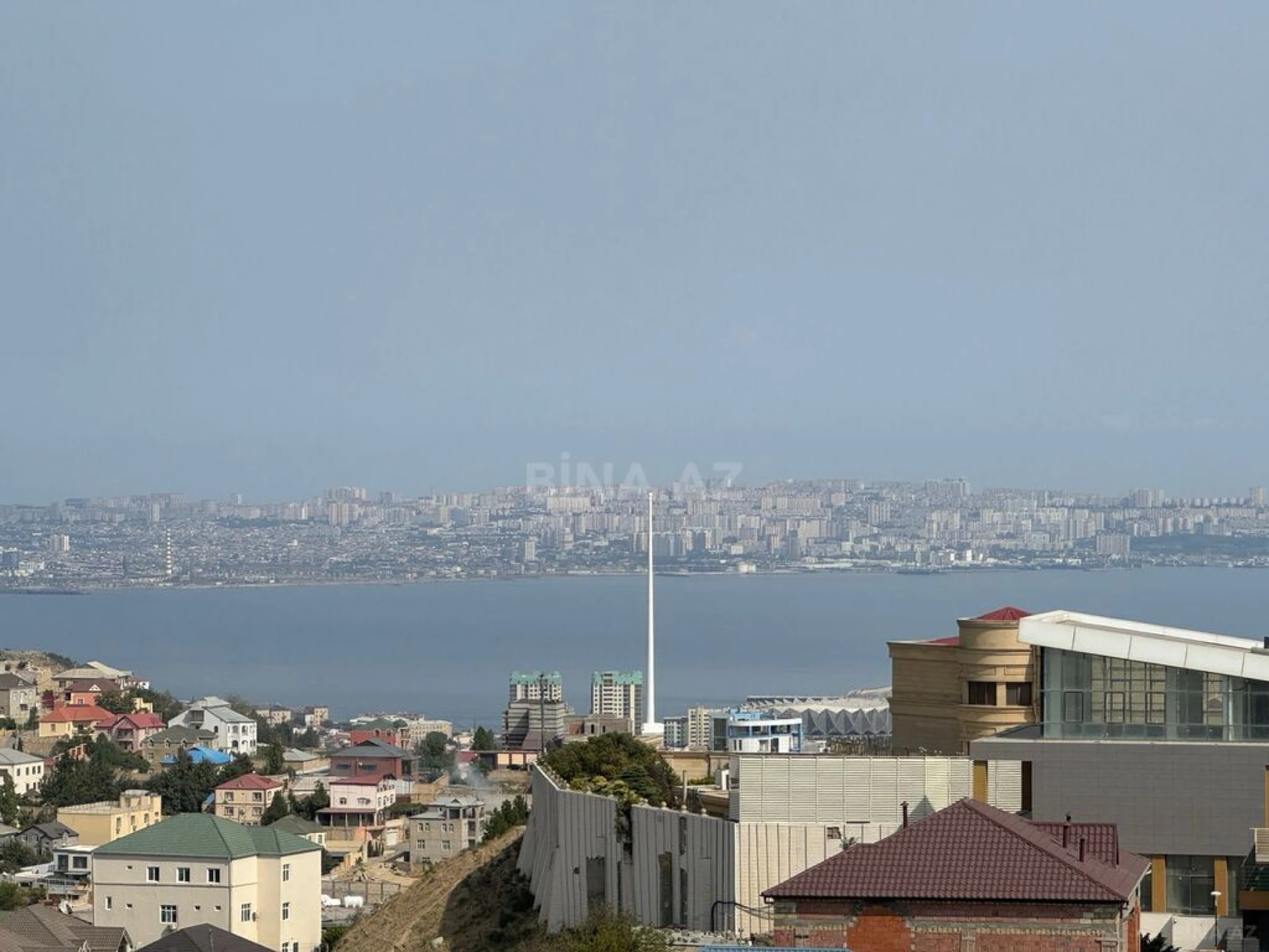 Satılır 3 otaqlı mənzil 131 m²