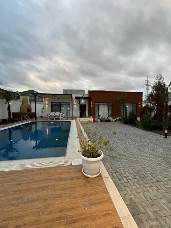 Kirayə verilir 4 otaqlı həyət evi 200 m²