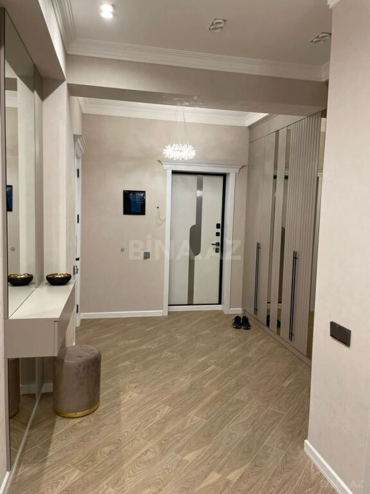 Kirayə verilir 3 otaqlı mənzil 105 m²