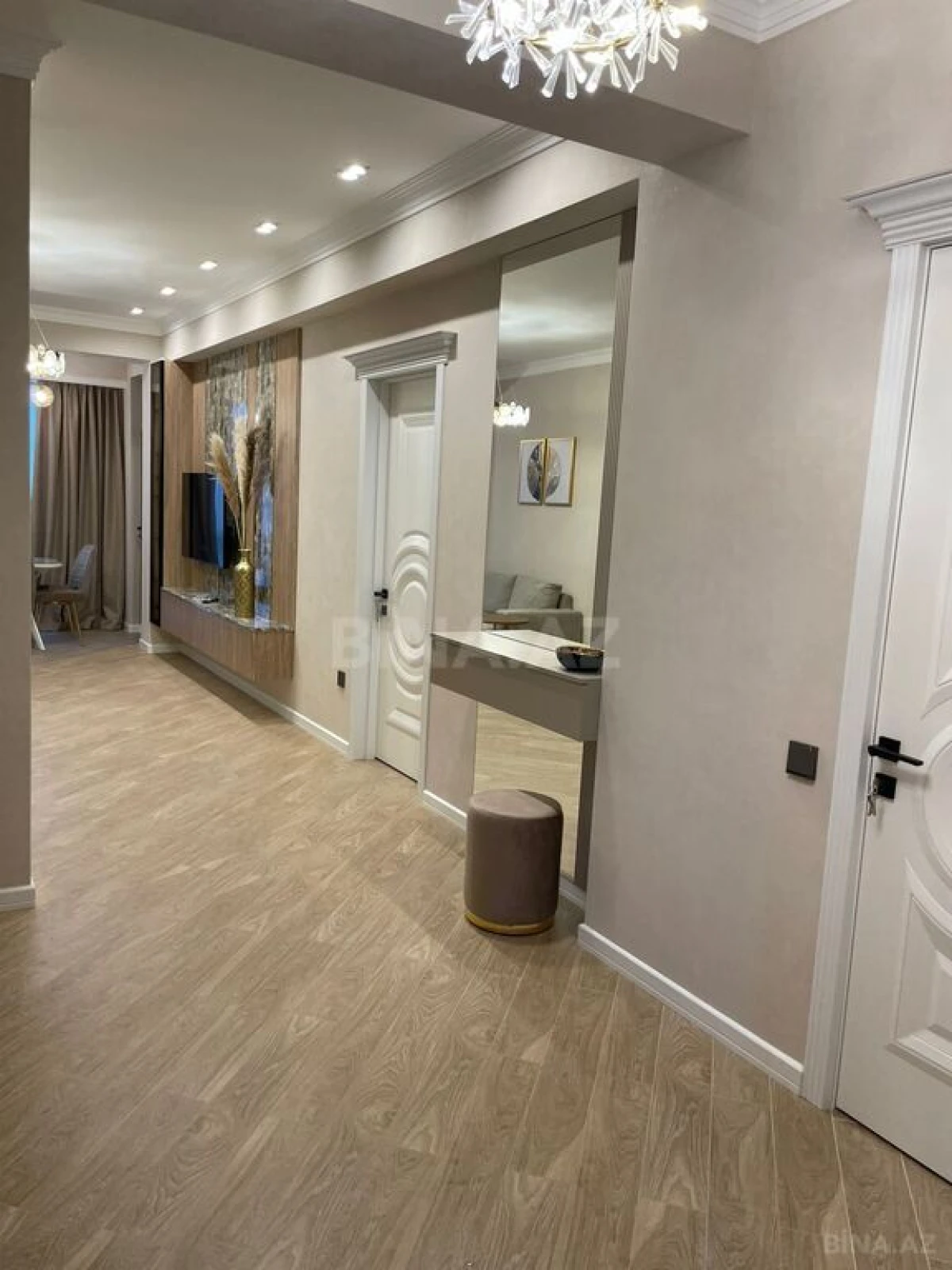 Kirayə verilir 3 otaqlı mənzil 105 m²