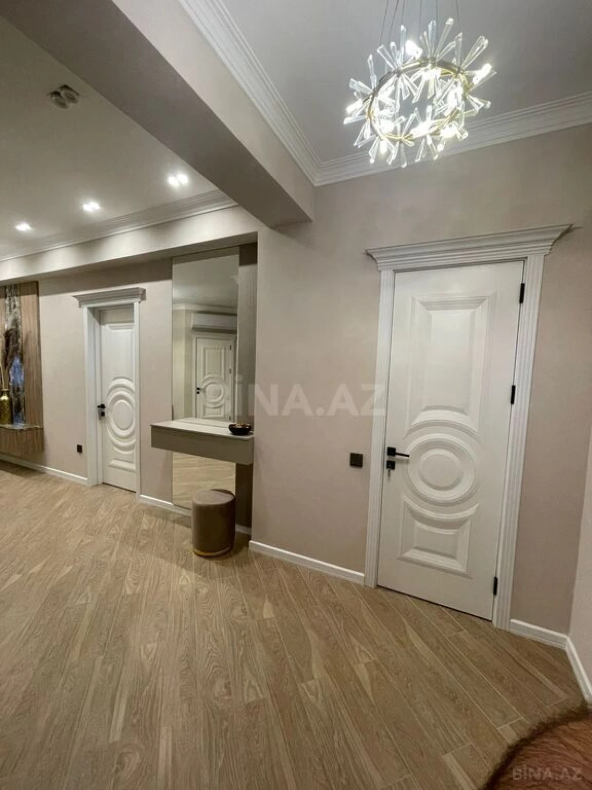 Kirayə verilir 3 otaqlı mənzil 105 m²