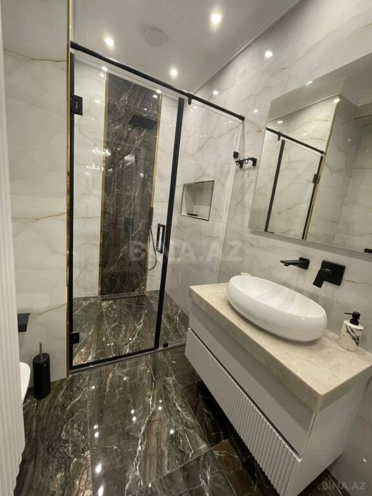 Kirayə verilir 3 otaqlı mənzil 105 m²