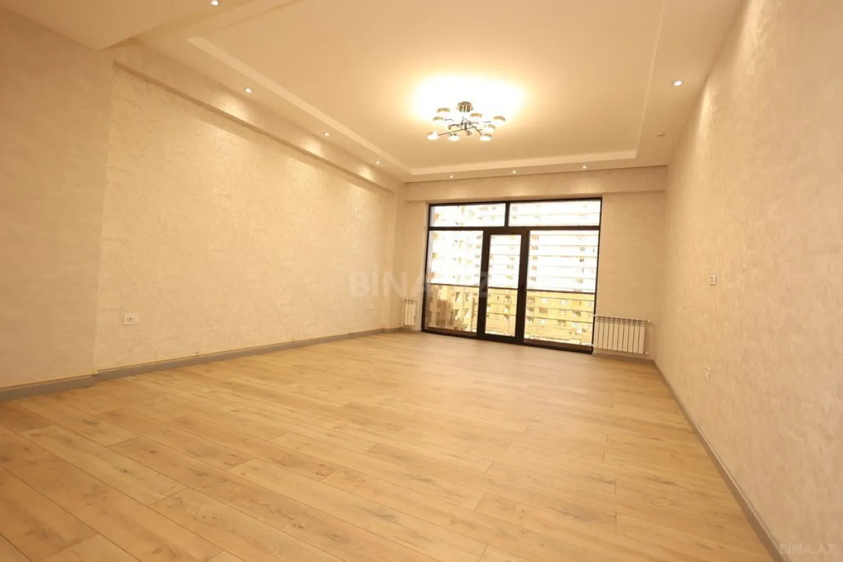Satılır 2 otaqlı mənzil 104 m²