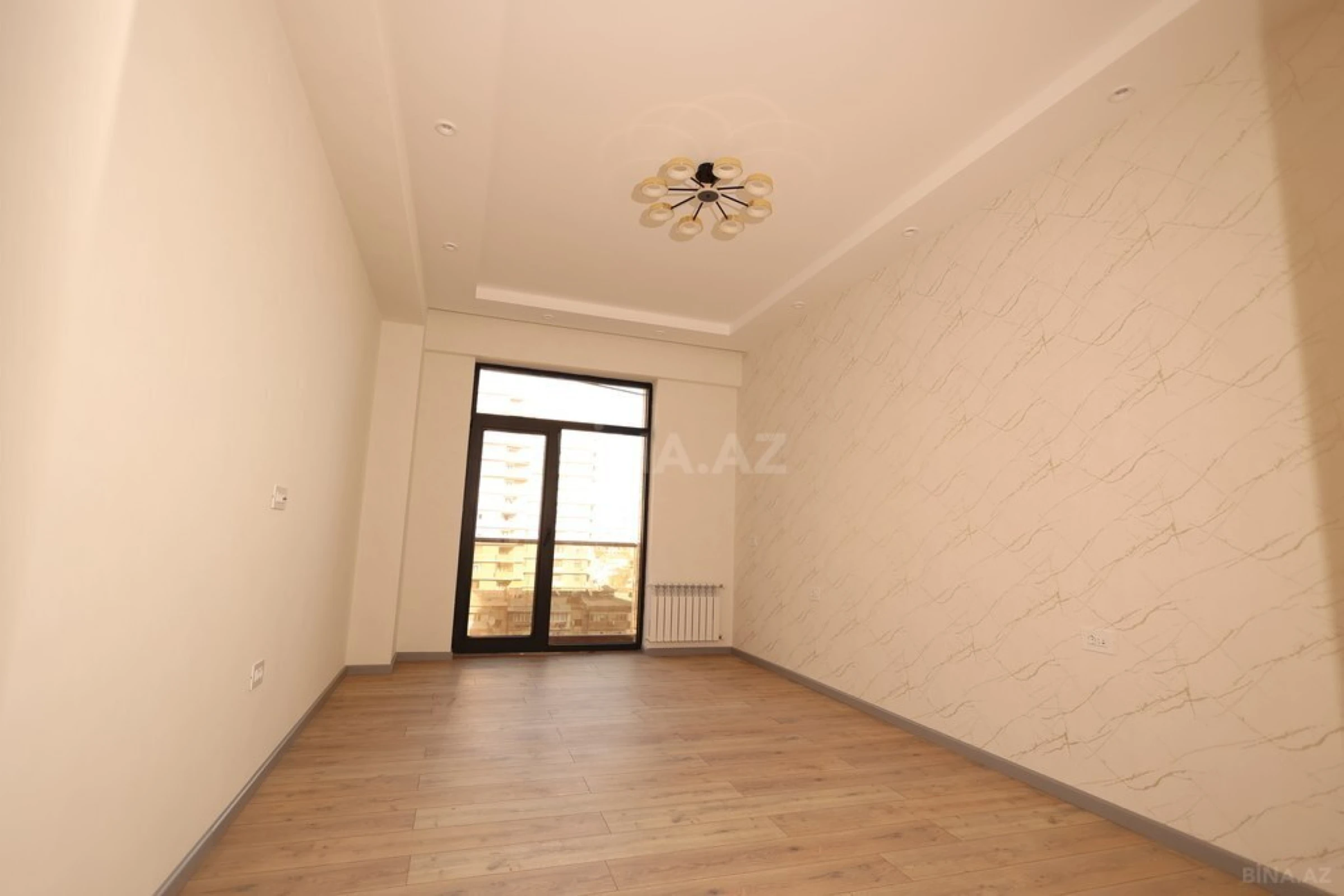 Satılır 2 otaqlı mənzil 104 m²