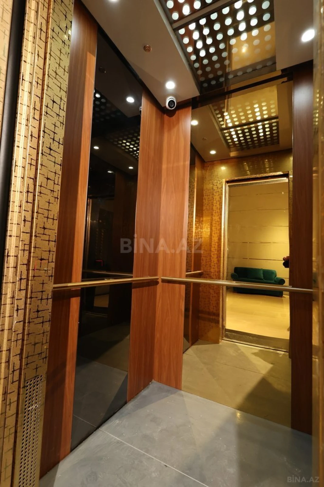 Satılır 2 otaqlı mənzil 104 m²