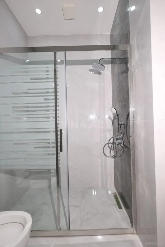 Satılır 2 otaqlı mənzil 104 m²