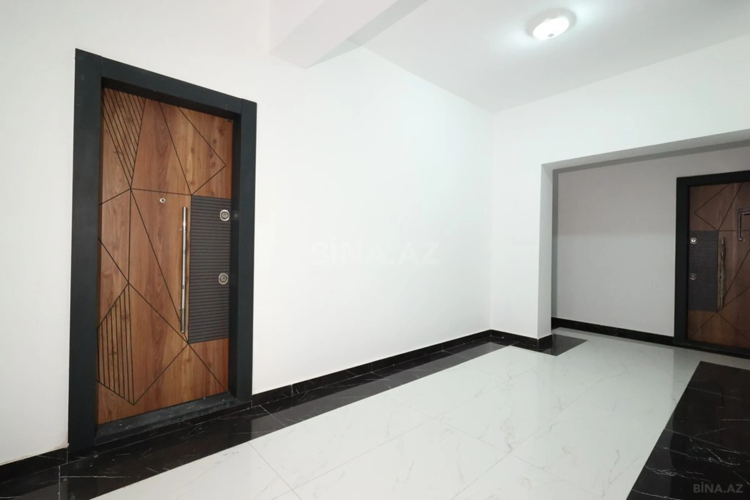 Satılır 2 otaqlı mənzil 104 m²