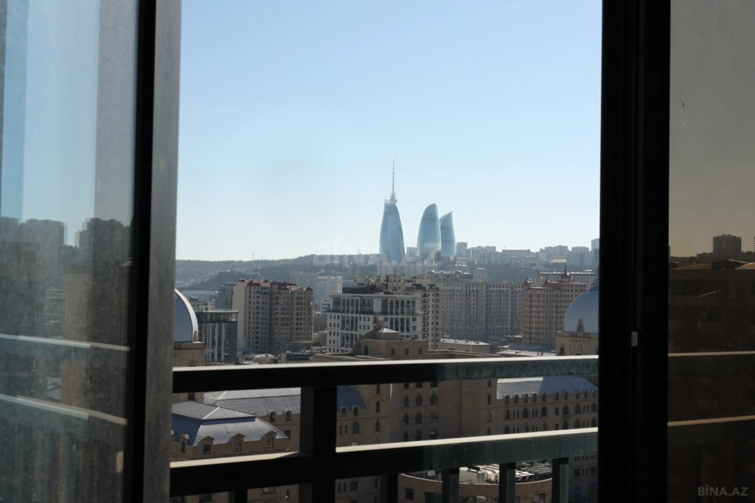 Satılır 2 otaqlı mənzil 104 m²