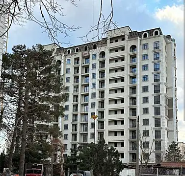Satılır 2 otaqlı mənzil 82 m²