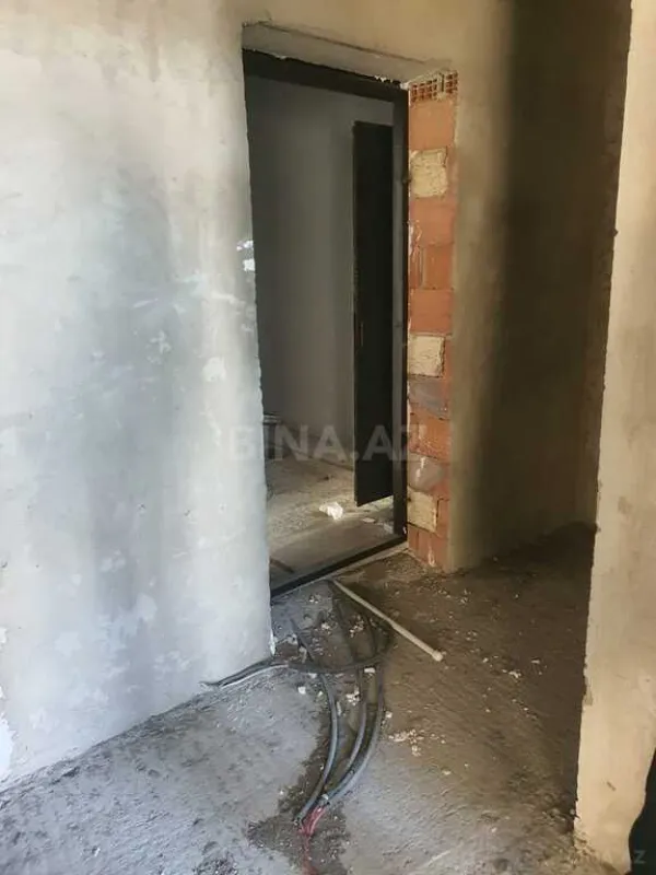 Satılır 2 otaqlı mənzil 82 m²