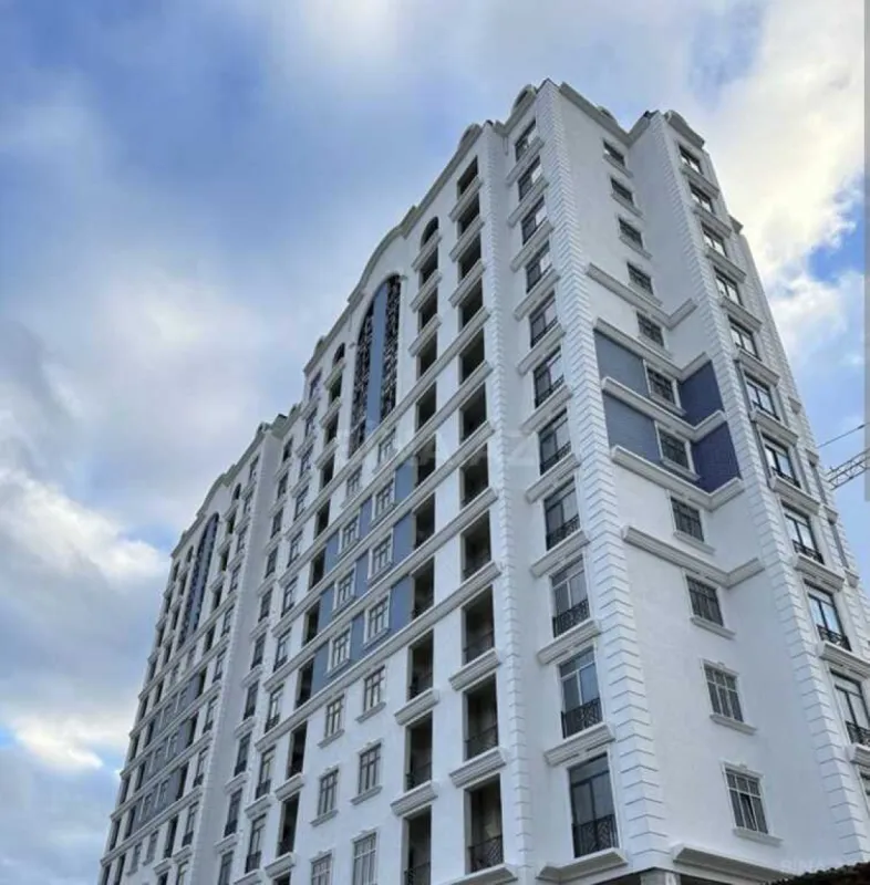 Satılır 2 otaqlı mənzil 82 m²