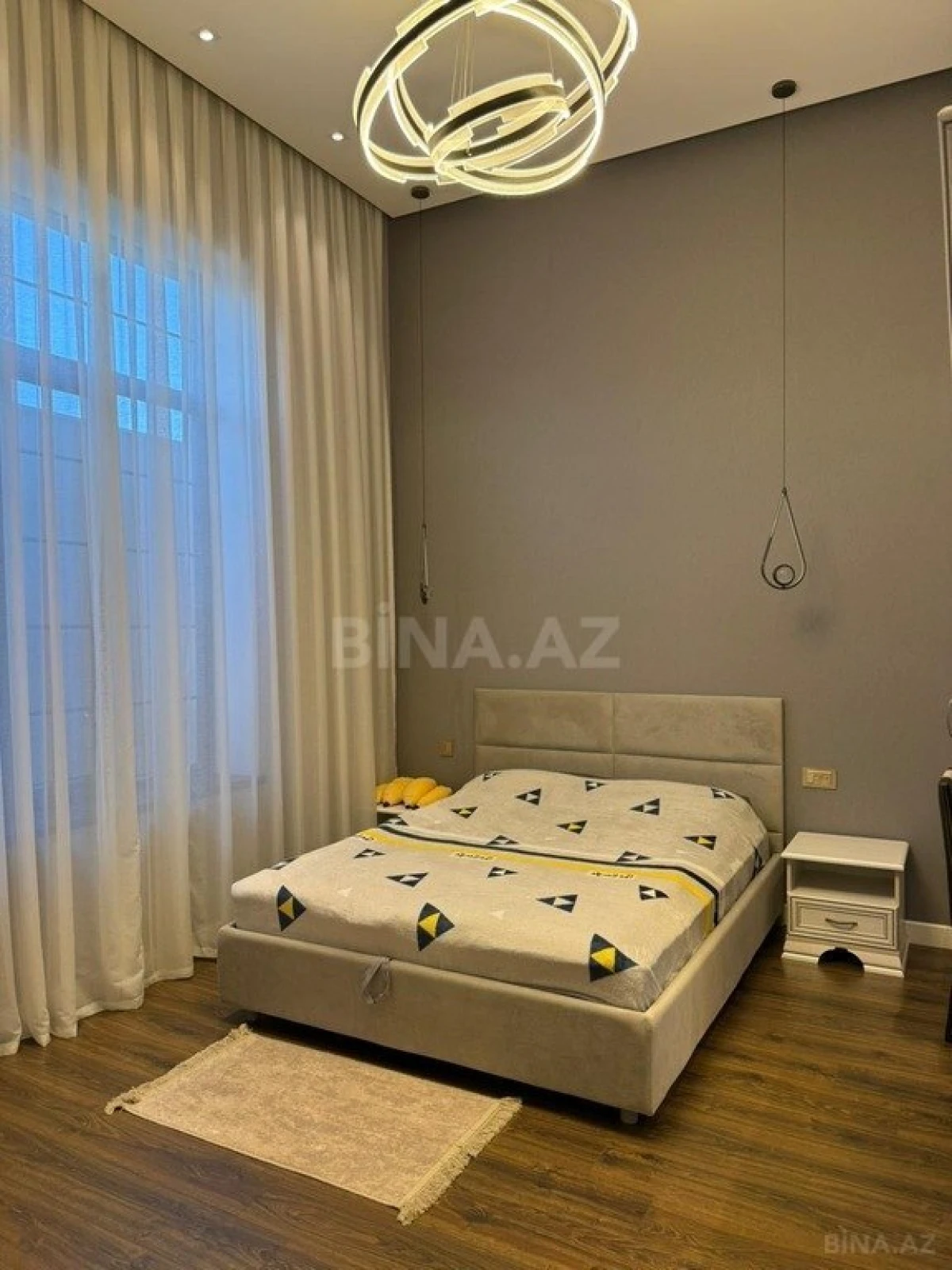 Kirayə verilir 5 otaqlı həyət evi 250 m²