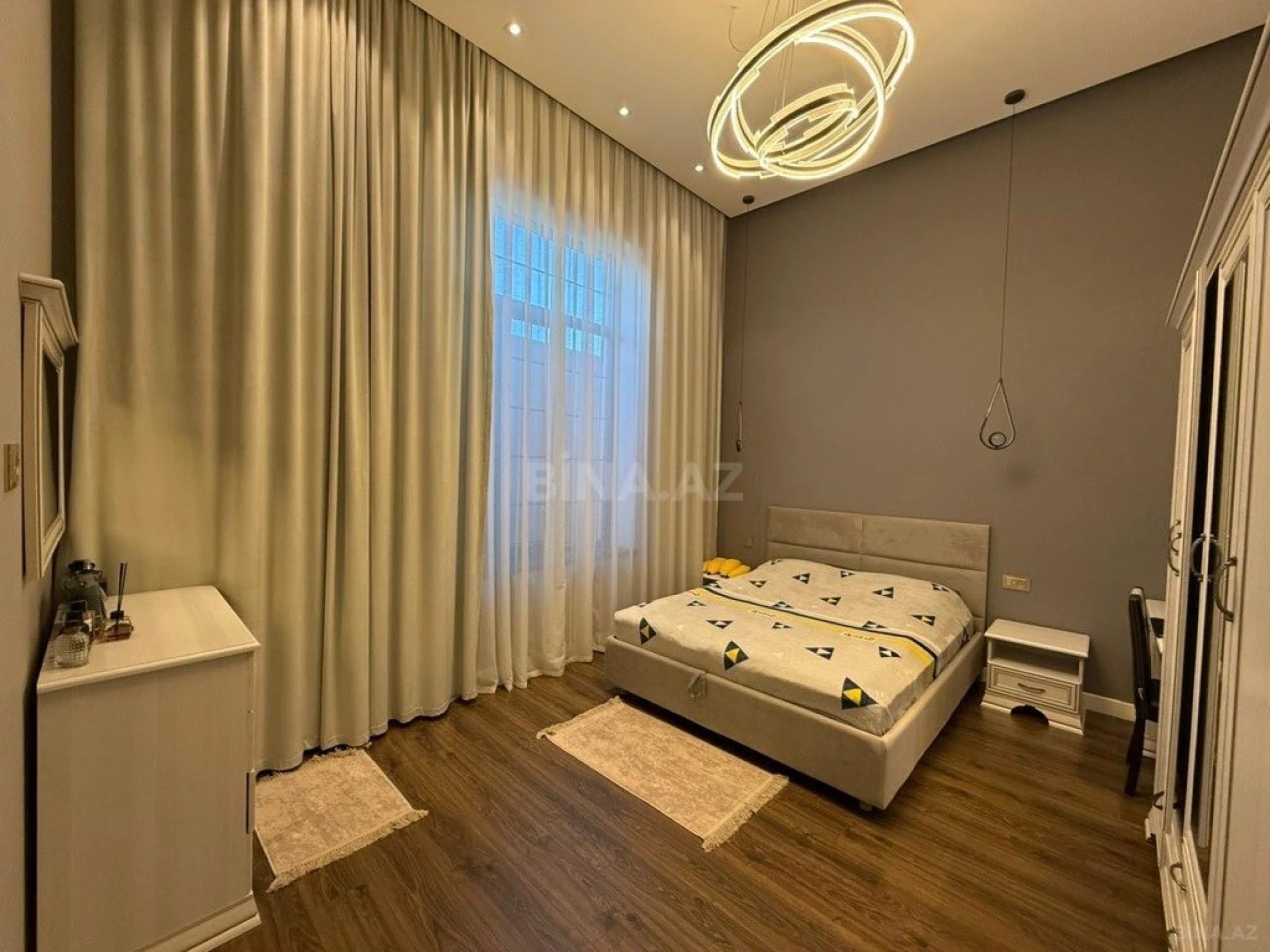 Kirayə verilir 5 otaqlı həyət evi 250 m²