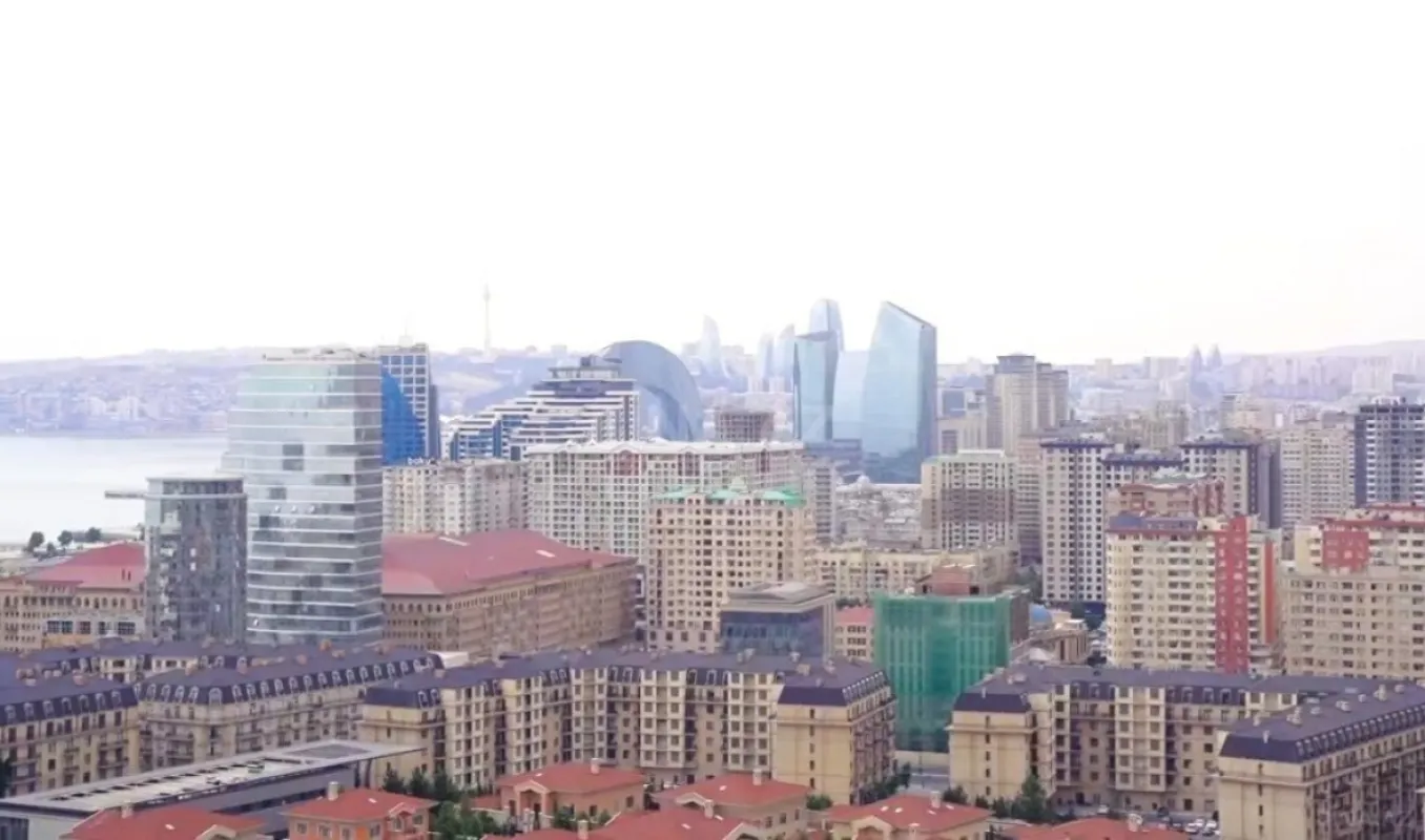 Satılır 4 otaqlı mənzil 225 m²