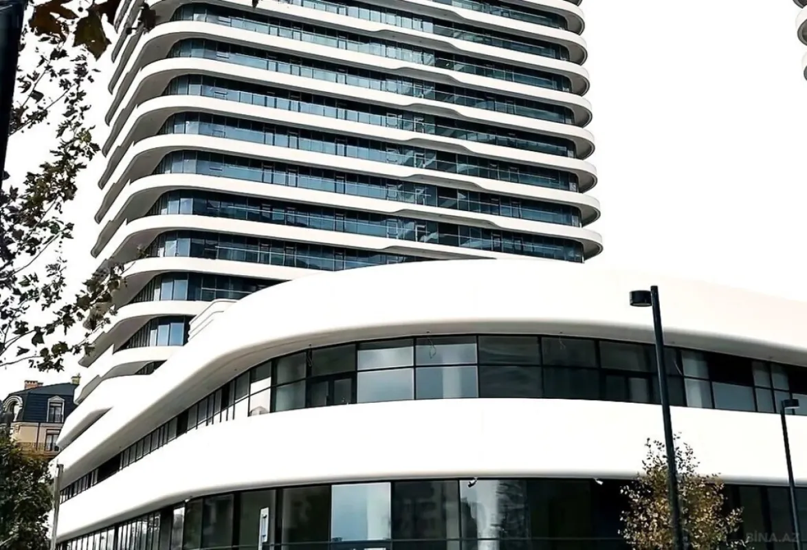 Satılır 4 otaqlı mənzil 225 m²