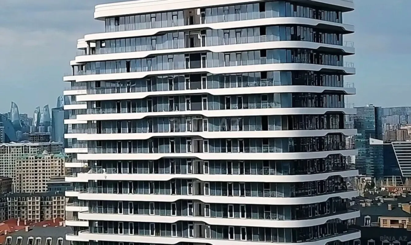 Satılır 4 otaqlı mənzil 225 m²