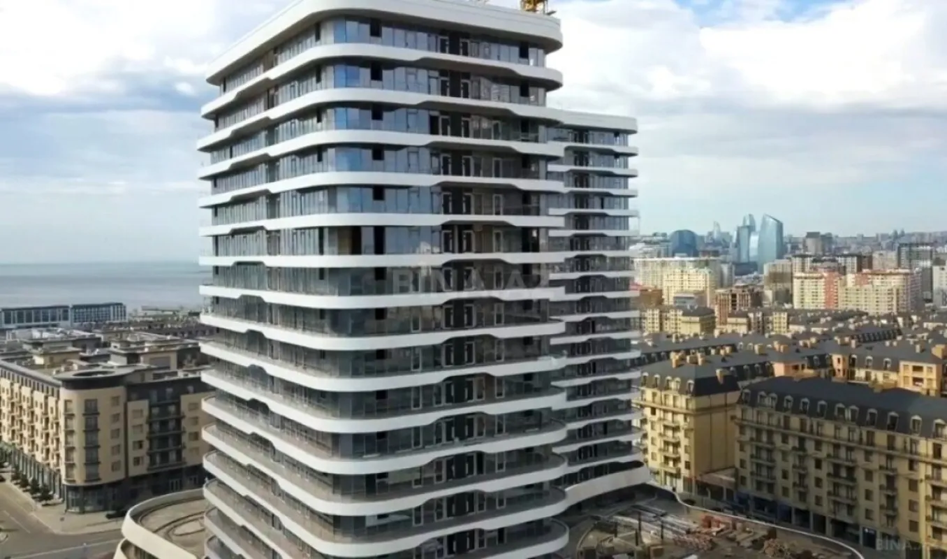 Satılır 4 otaqlı mənzil 225 m²