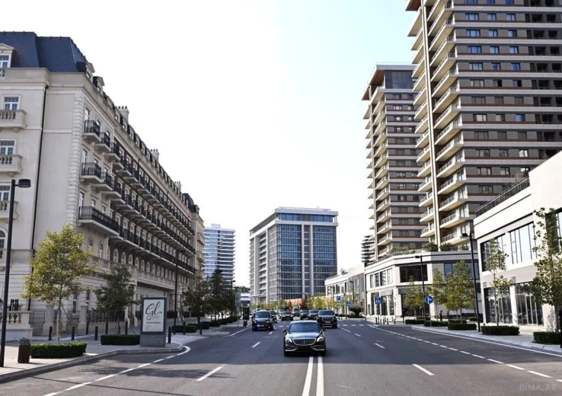 Satılır 4 otaqlı mənzil 225 m²