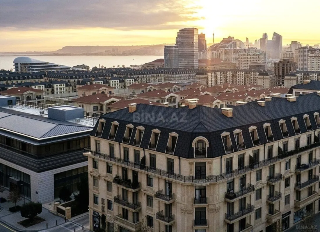 Satılır 4 otaqlı mənzil 225 m²