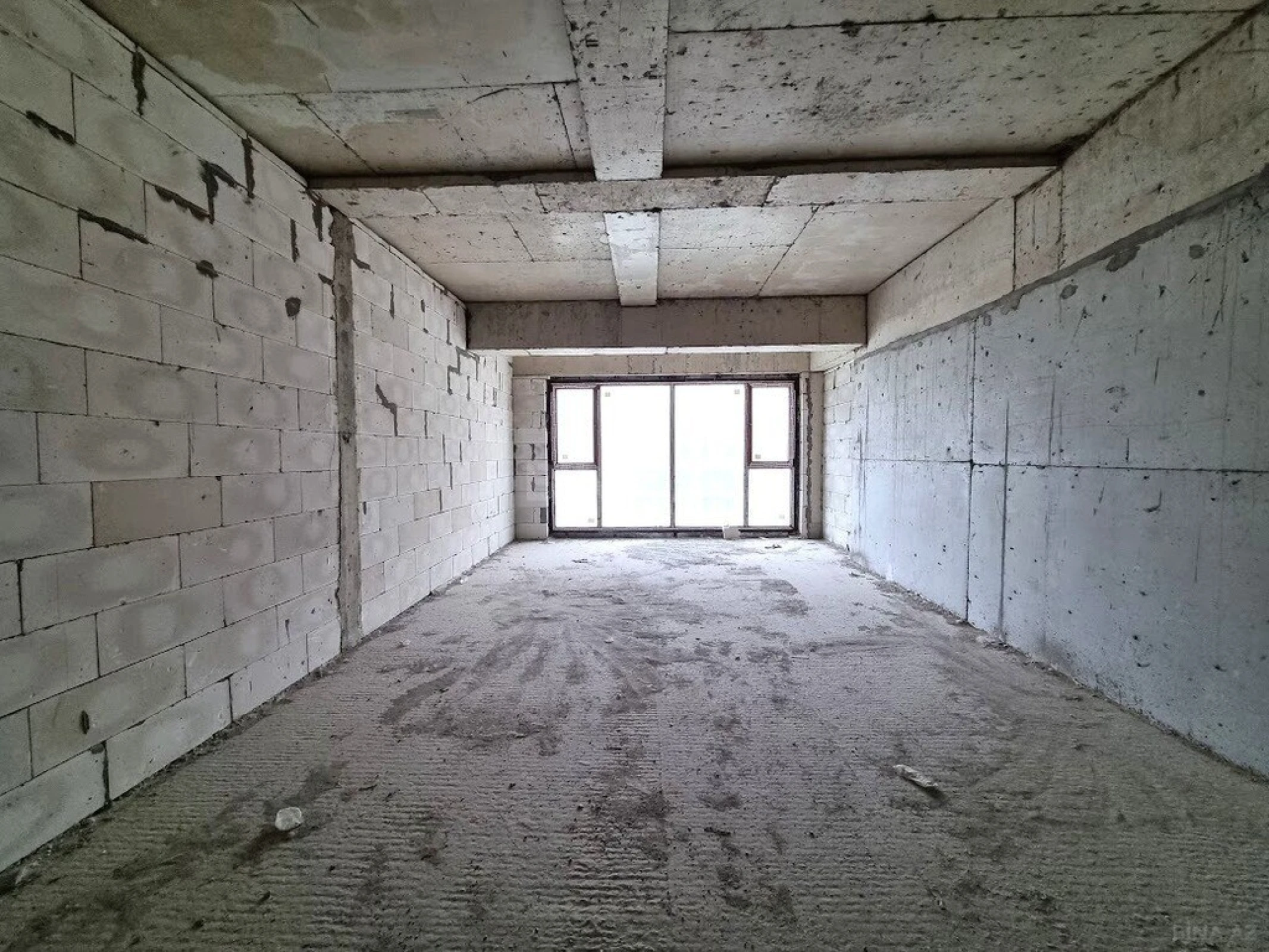 Satılır 4 otaqlı mənzil 225 m²