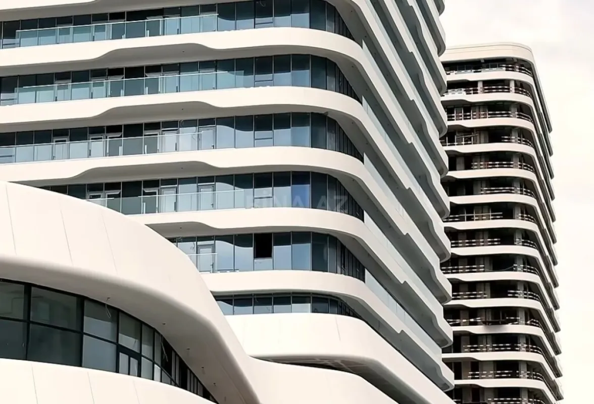 Satılır 4 otaqlı mənzil 225 m²