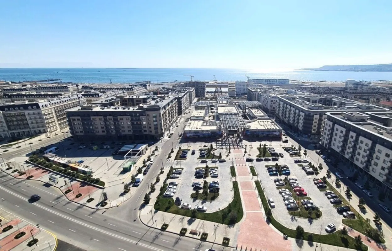 Satılır 4 otaqlı mənzil 225 m²