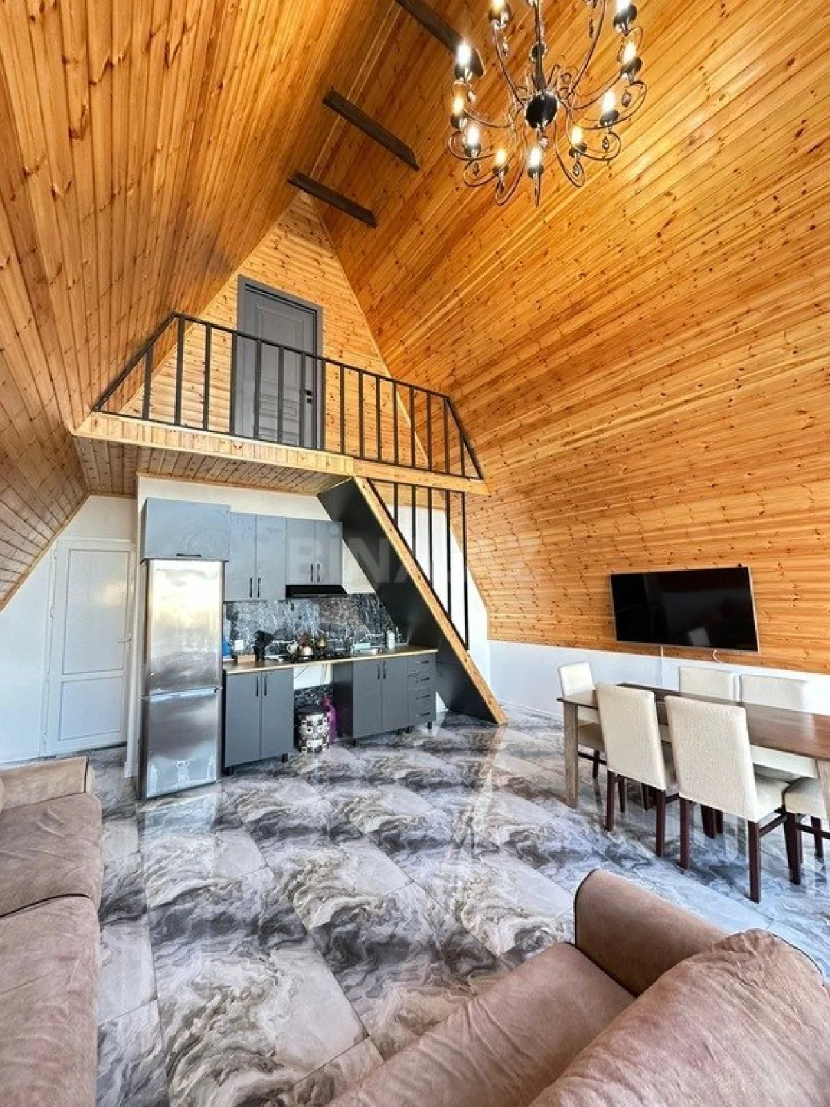 Kirayə verilir 4 otaqlı həyət evi 180 m²