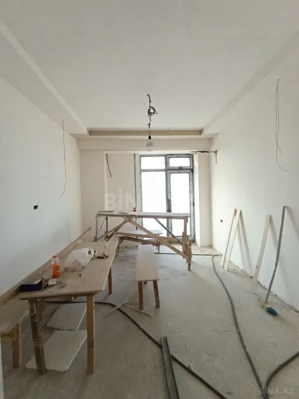 Satılır 4 otaqlı mənzil 254 m²