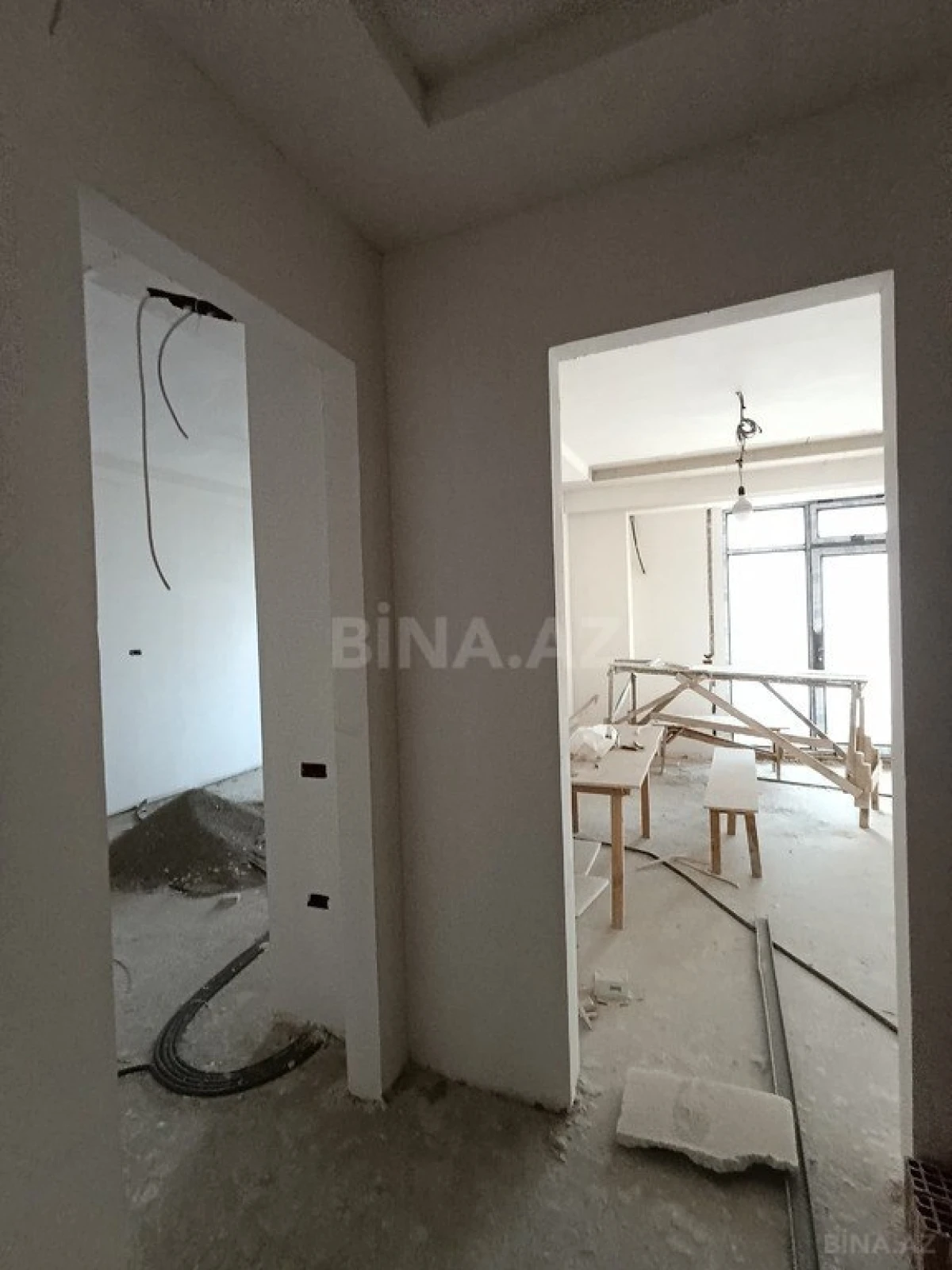Satılır 4 otaqlı mənzil 254 m²