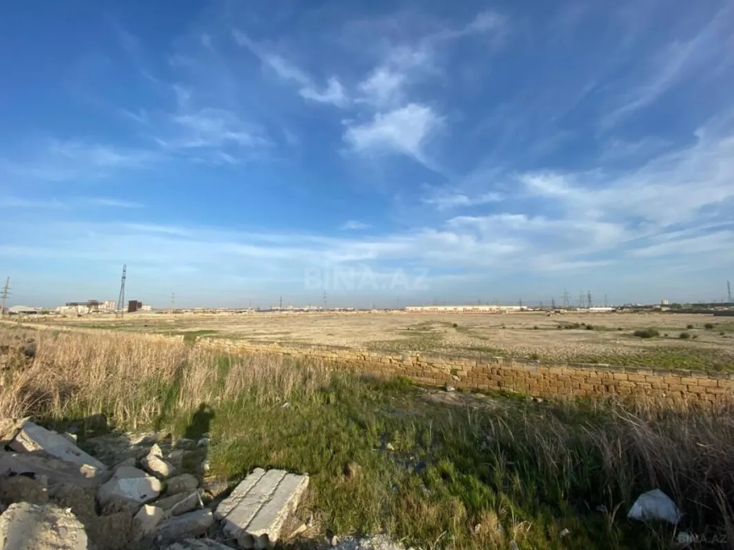 Satılır torpaq sahəsi 700 m²