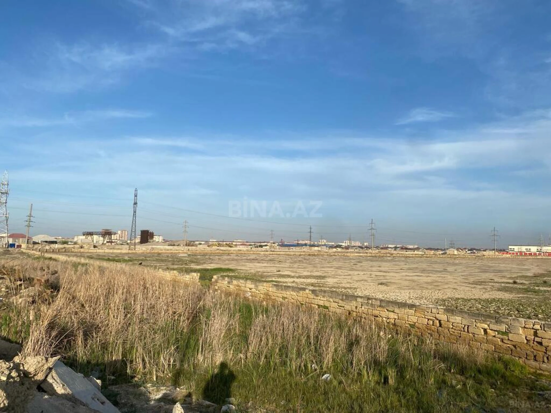 Satılır torpaq sahəsi 700 m²