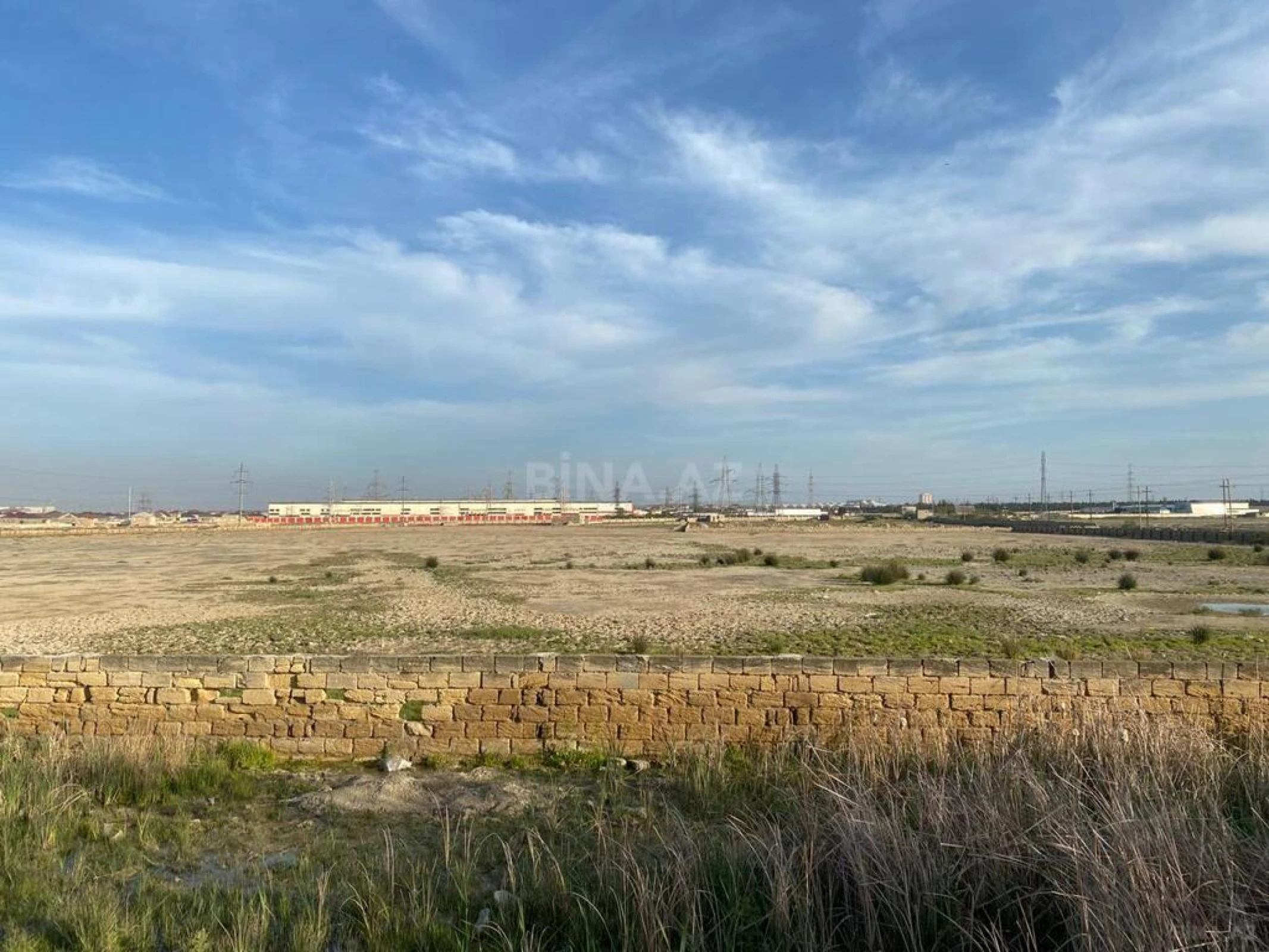 Satılır torpaq sahəsi 700 m²