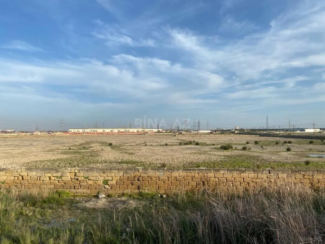 Satılır torpaq sahəsi 700 m²