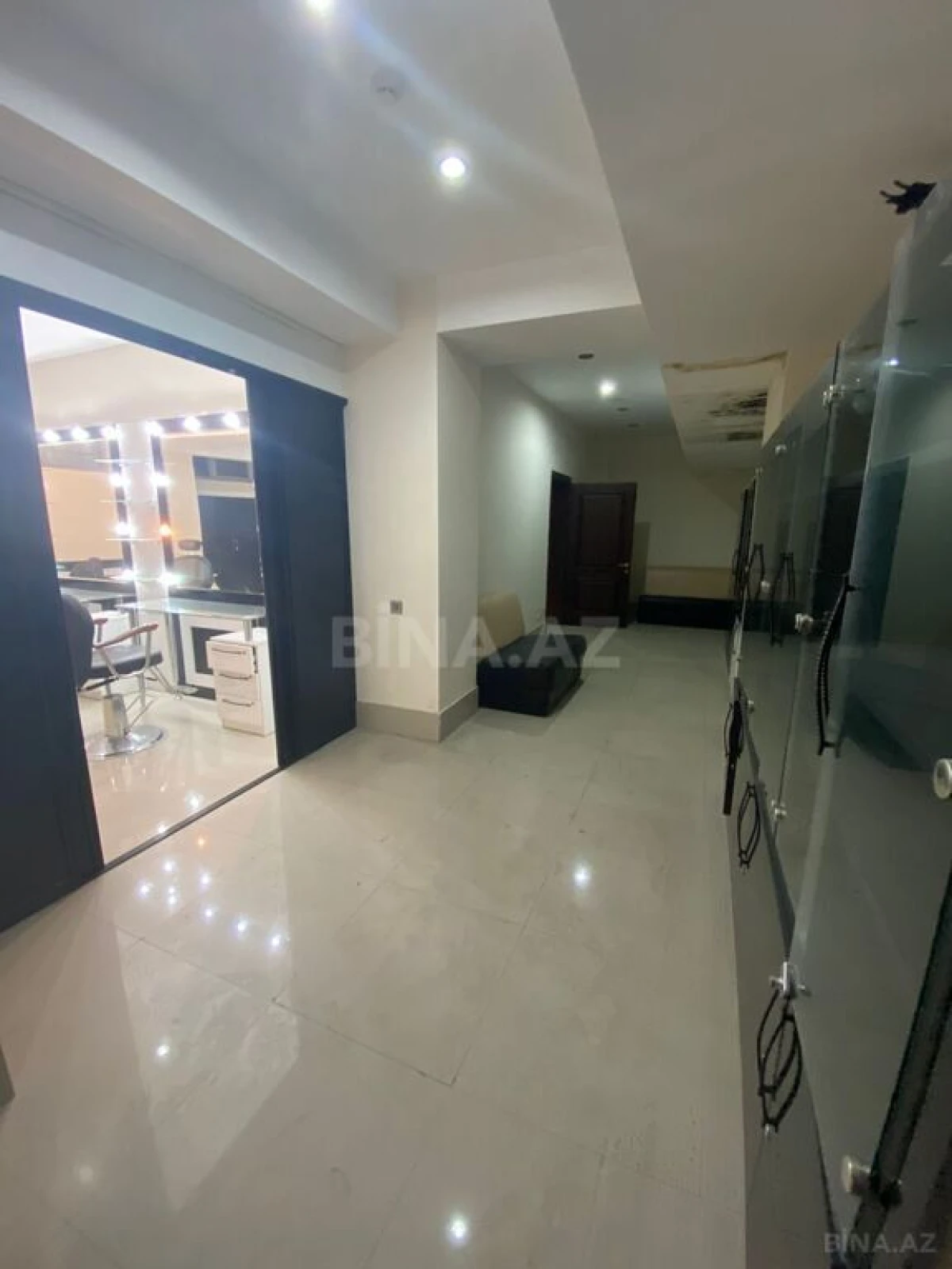 Satılır obyekt 280 m²