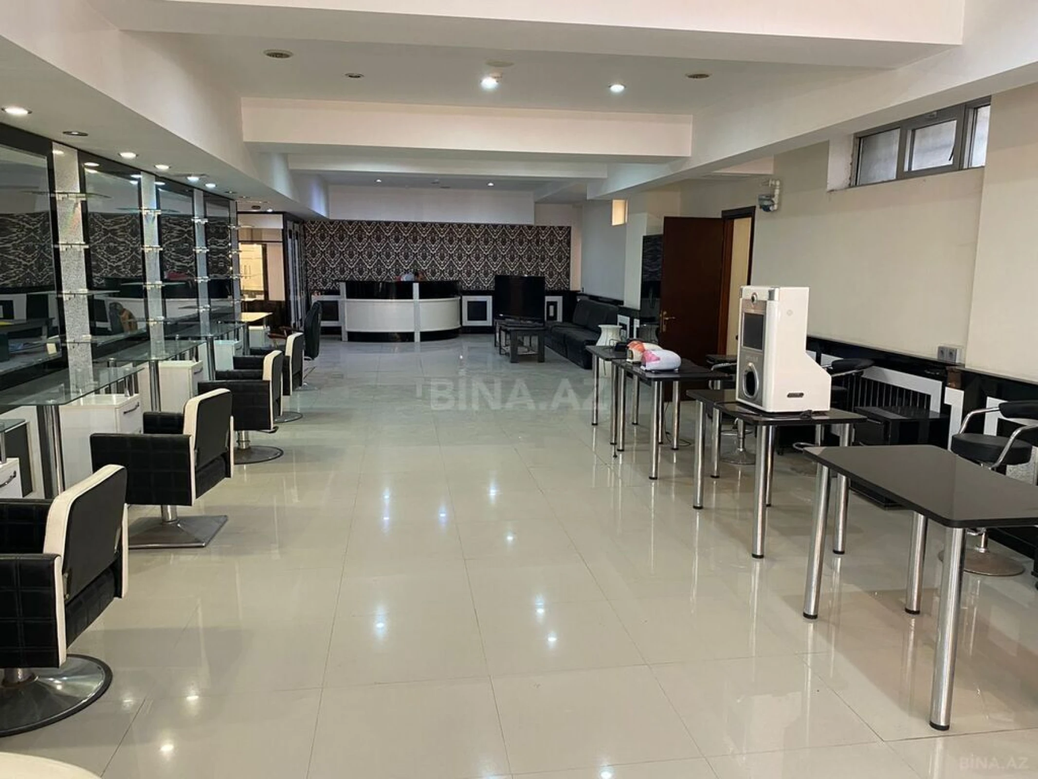 Satılır obyekt 280 m²