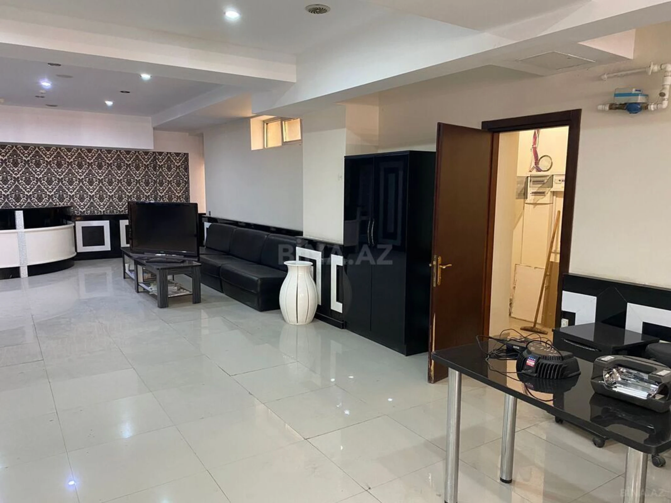 Satılır obyekt 280 m²