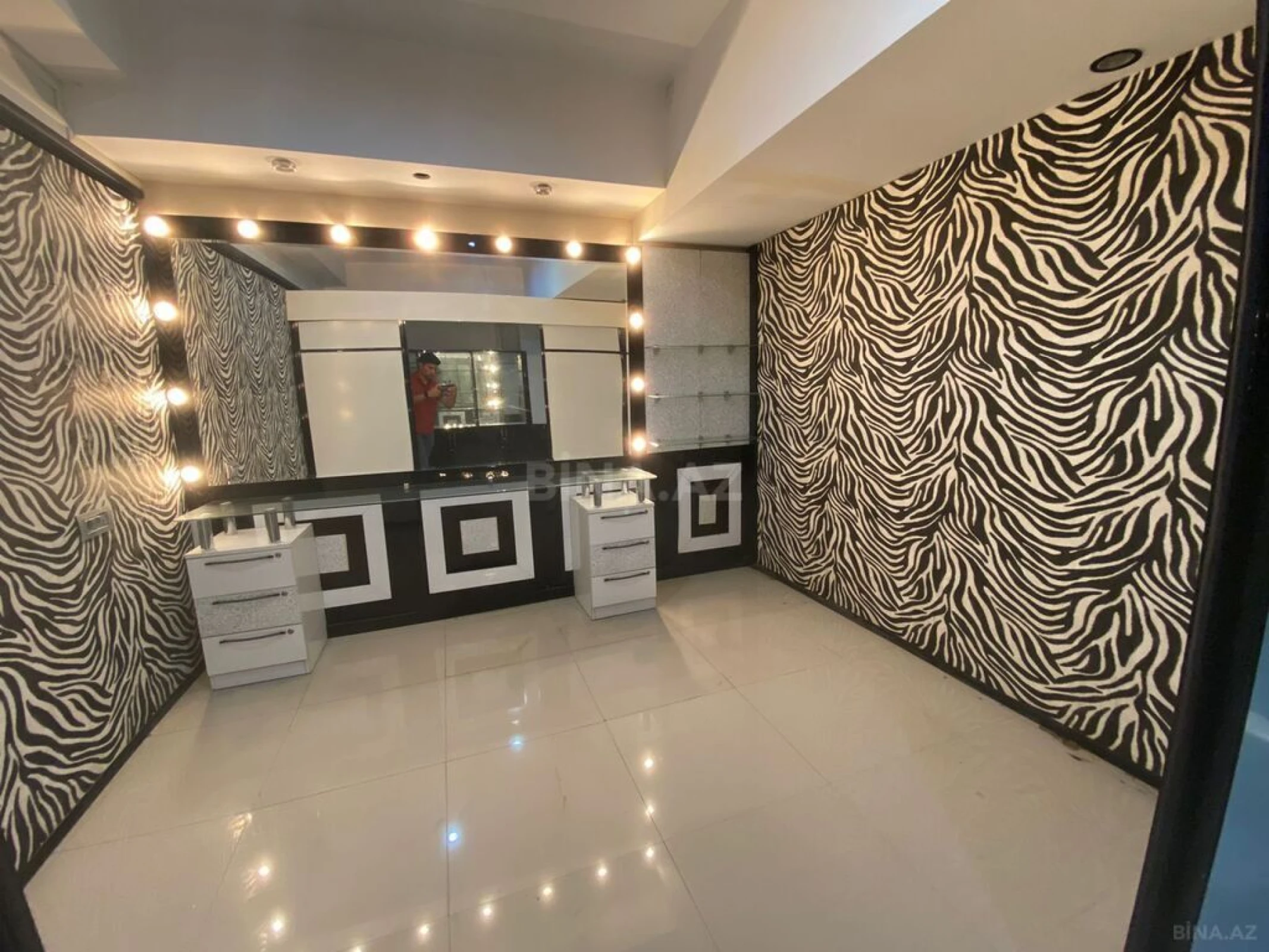 Satılır obyekt 280 m²