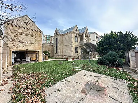 Satılır 5 otaqlı həyət evi 400 m²