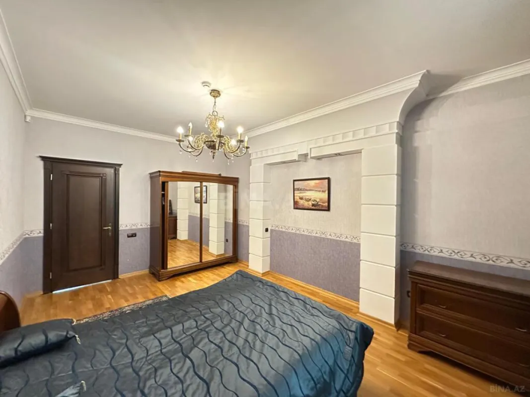 Satılır 5 otaqlı həyət evi 400 m²