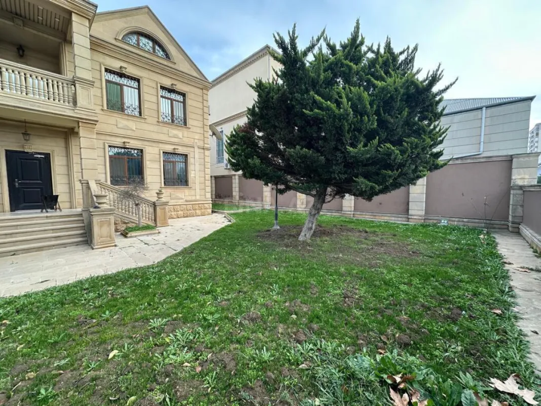 Satılır 5 otaqlı həyət evi 400 m²