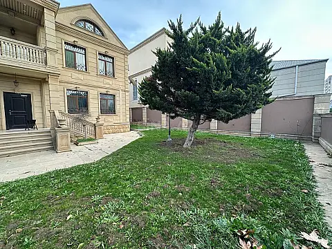 Satılır 5 otaqlı həyət evi 400 m²
