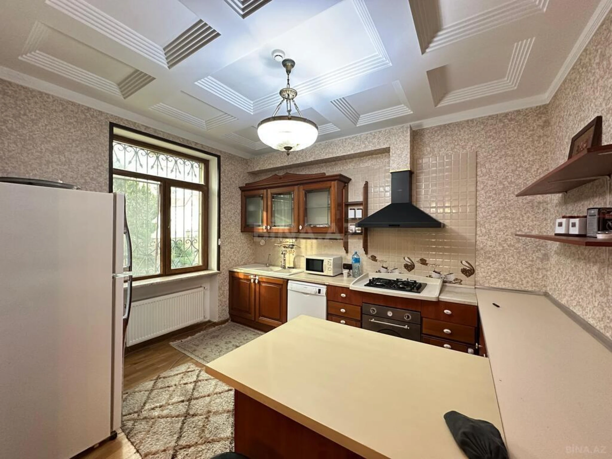 Satılır 5 otaqlı həyət evi 400 m²