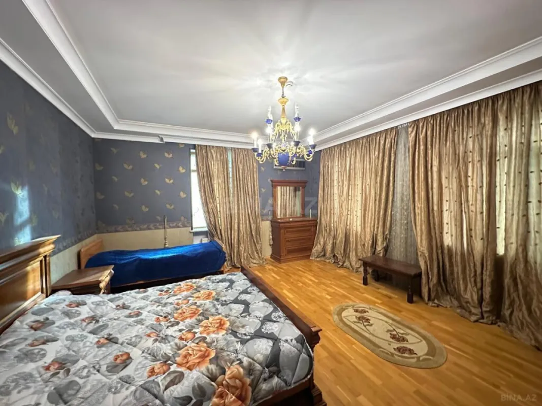 Satılır 5 otaqlı həyət evi 400 m²